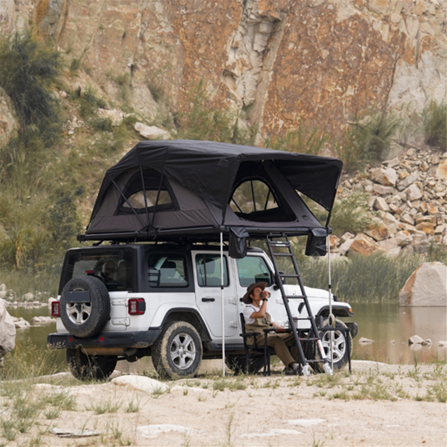 wild-land-roof-top-tent-wild-cruiser-soft-shell-composite-developments